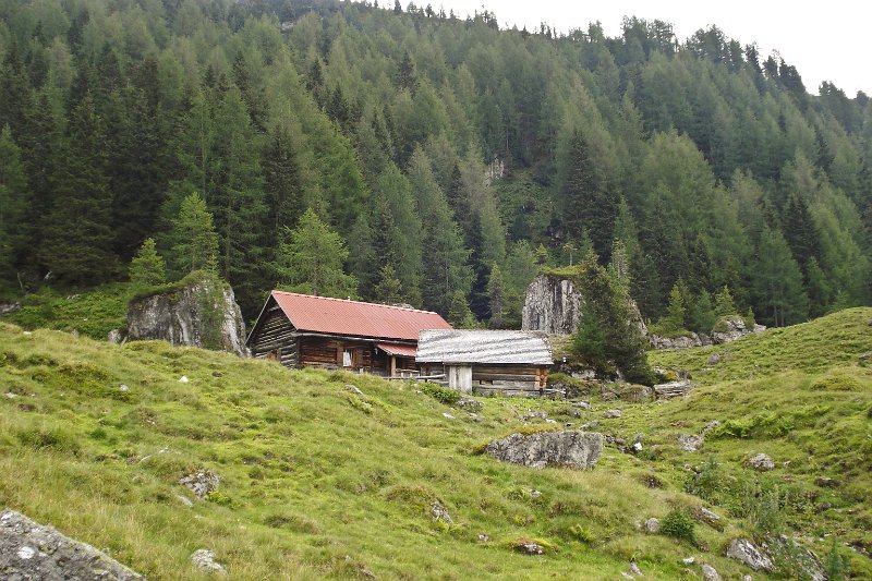 20 Halterhuette am Weg.JPG